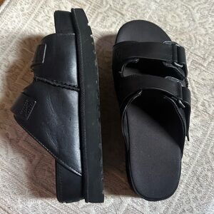 UGG Goldenstar Hi Slide Sandal